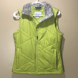 Columbia Faux Fur Green Vest -O108